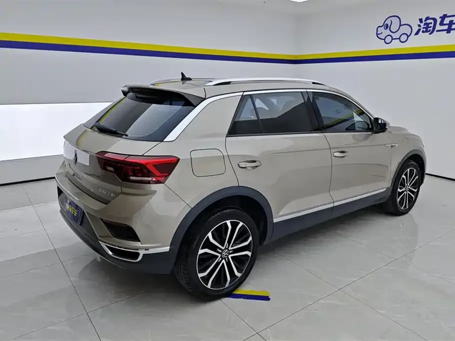 Volkswagen T-Roc — фото 6