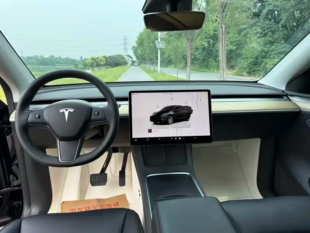 Tesla Model Y — фото 5