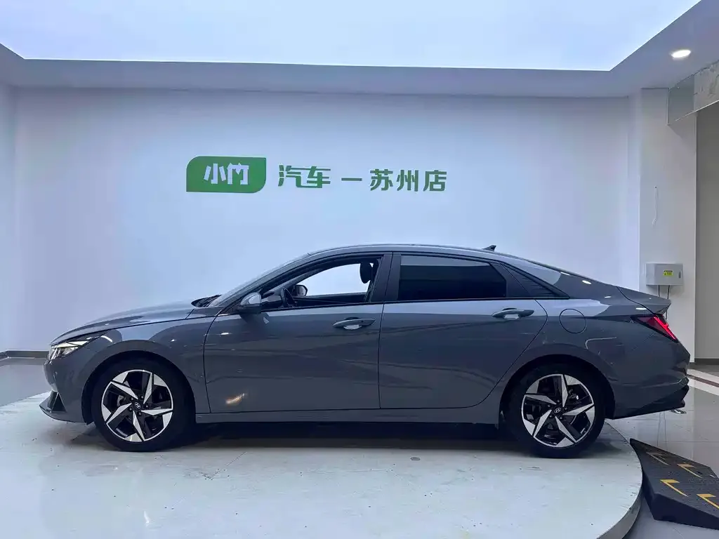 Hyundai Elantra — фото 5