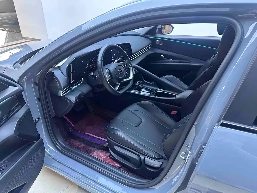 Hyundai Elantra — фото 8
