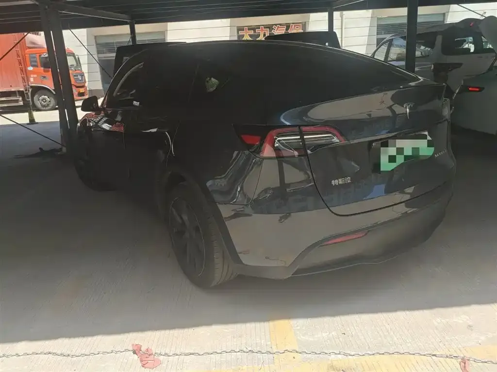 Tesla Model Y — фото 7