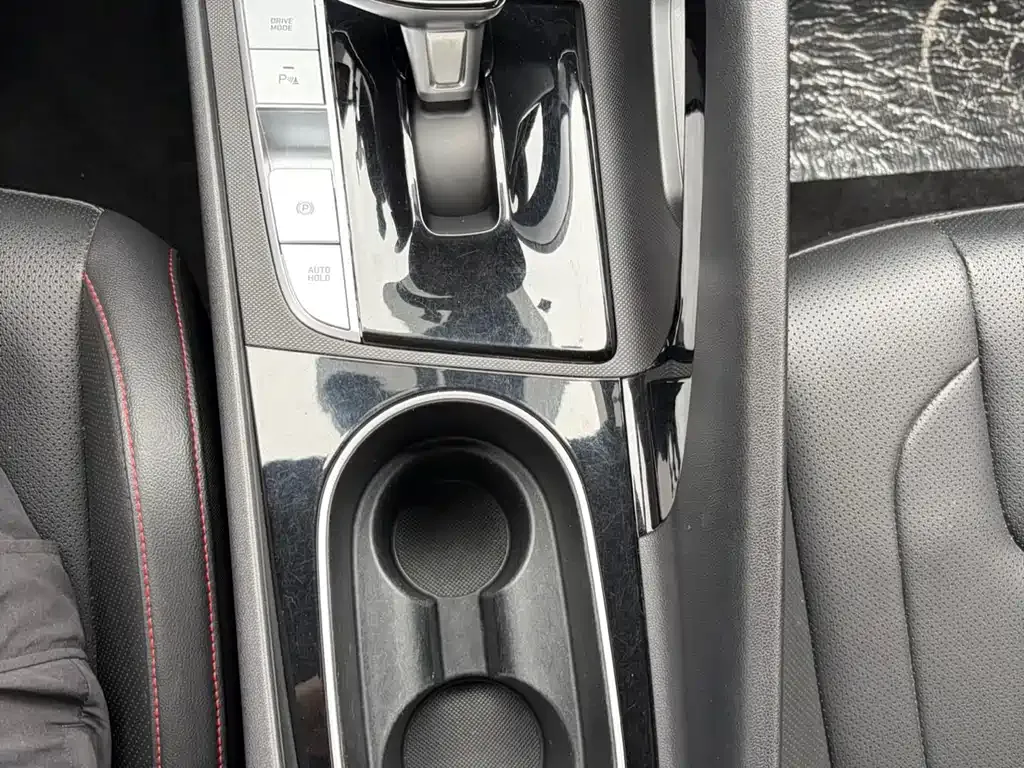 Hyundai Elantra — фото 10
