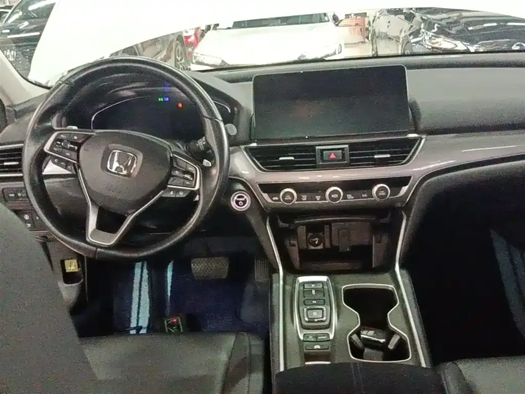 Honda Accord — фото 9