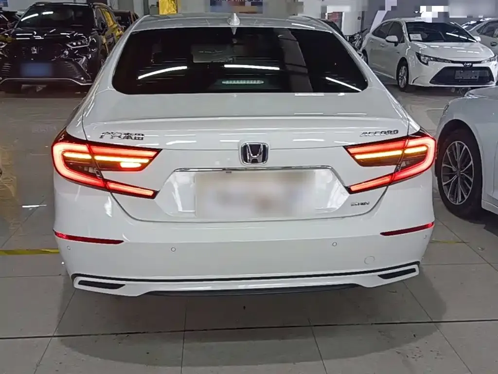 Honda Accord — фото 7