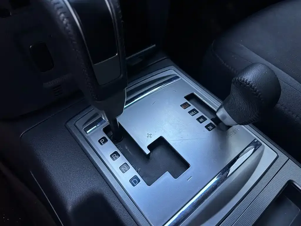 Mitsubishi Pajero (Import) 2024 из CN, фото 10