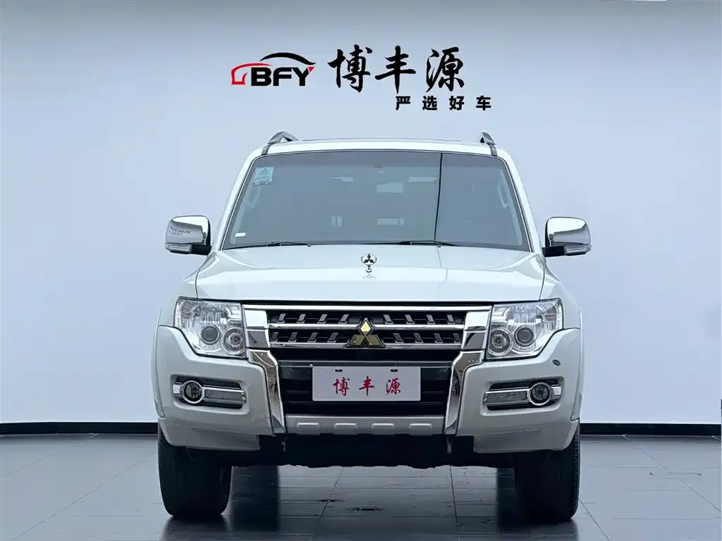 Mitsubishi Pajero (Import) 2024 из CN, фото 9