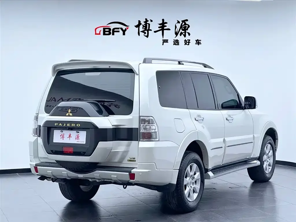 Mitsubishi Pajero (Import) 2024 из CN, фото 5