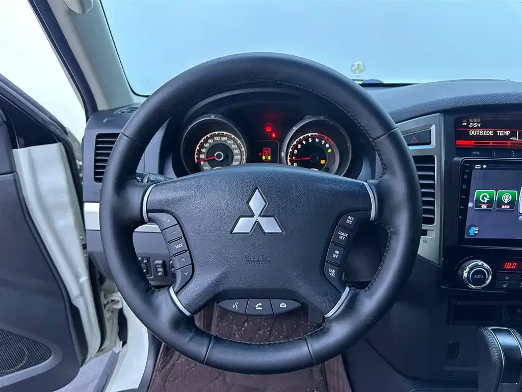 Mitsubishi Pajero (Import) 2024 из CN, фото 8
