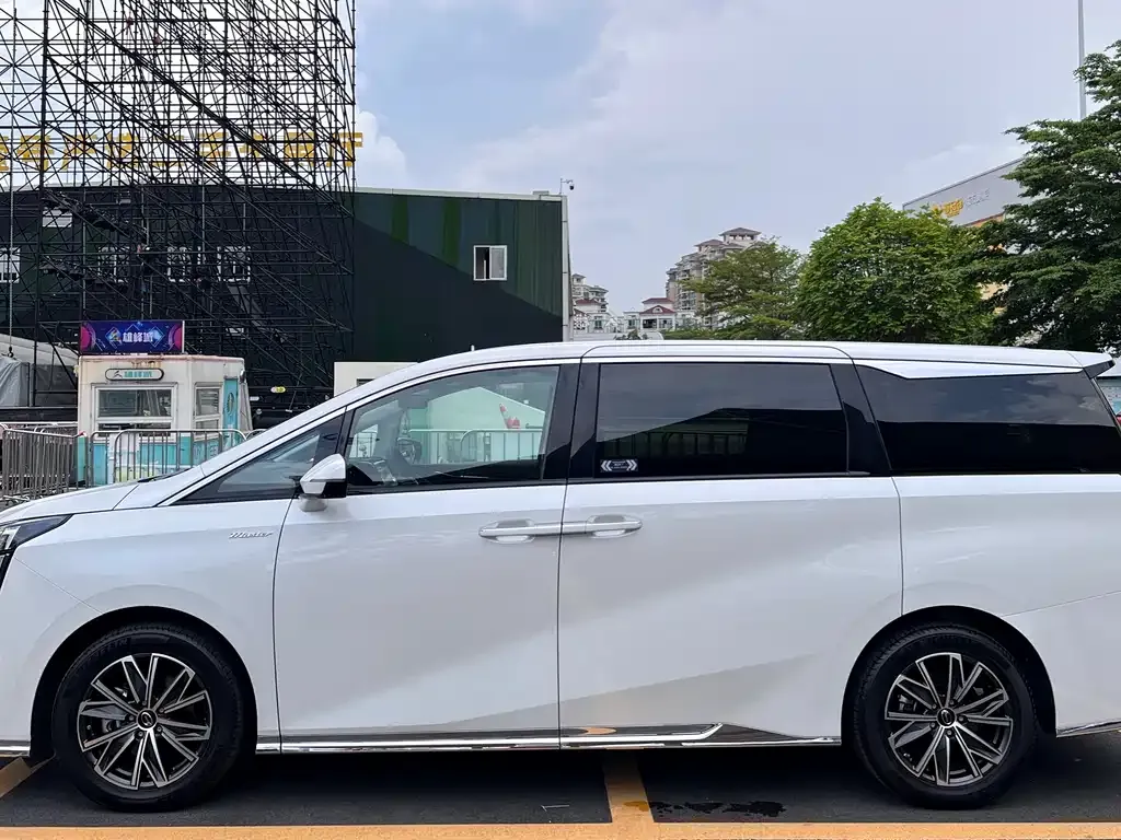 GAC Motor Trumpchi M8 — фото 9