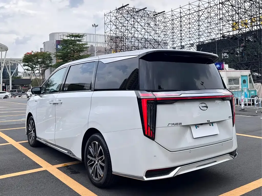 GAC Motor Trumpchi M8 — фото 10