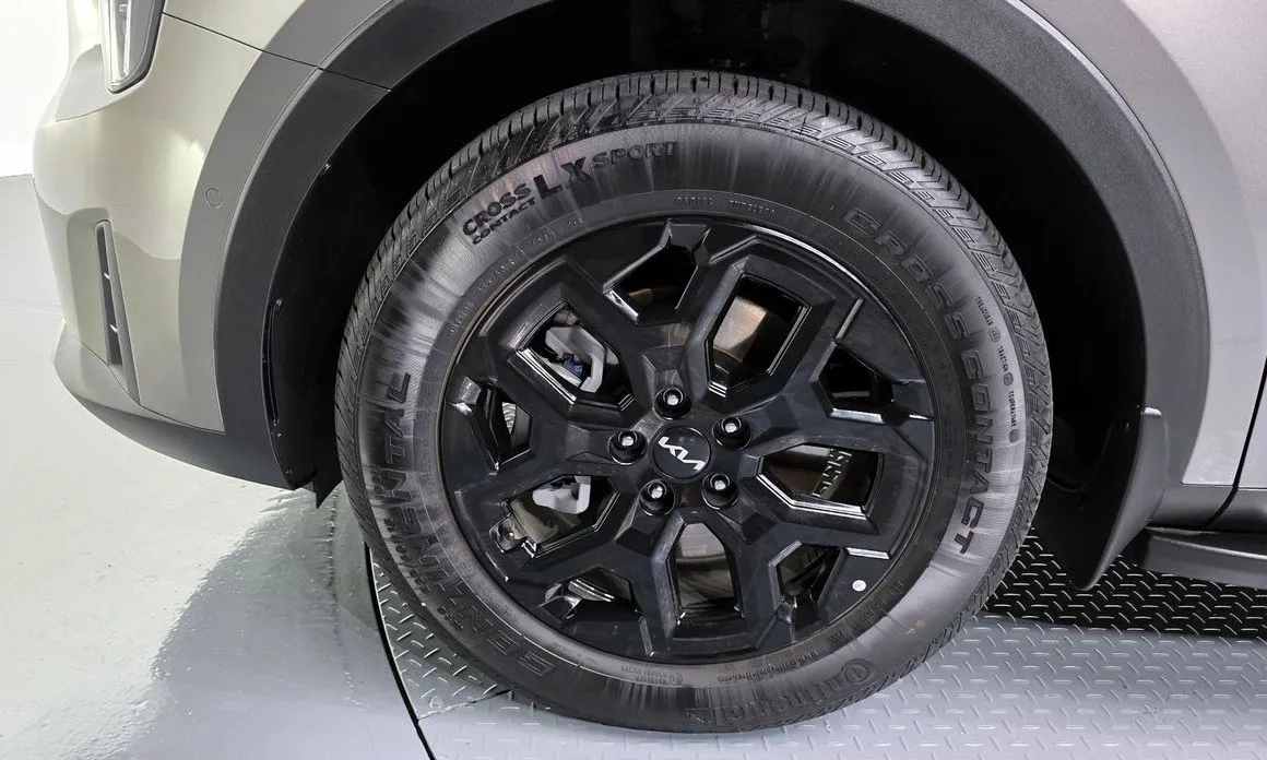Kia Sorento — фото 6