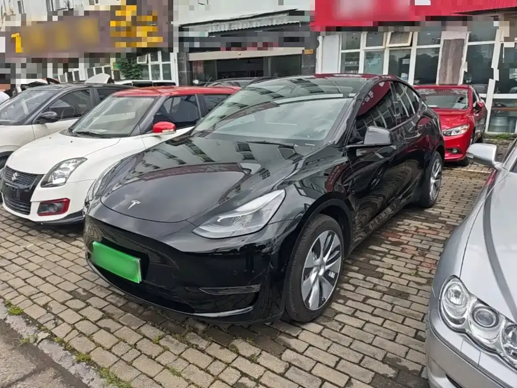 Tesla Model Y — фото 3