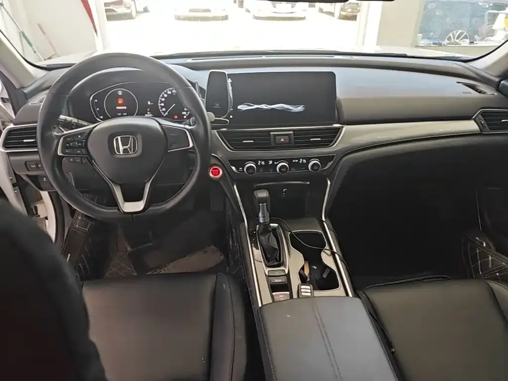 Honda Accord — фото 9