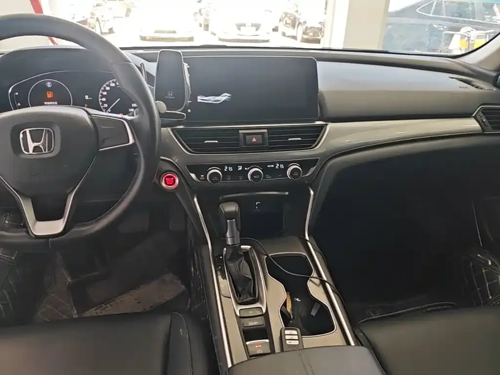 Honda Accord — фото 3