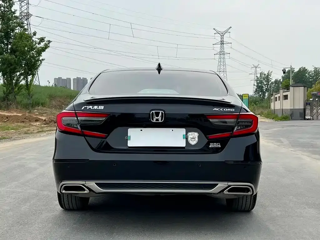 Honda Accord — фото 8
