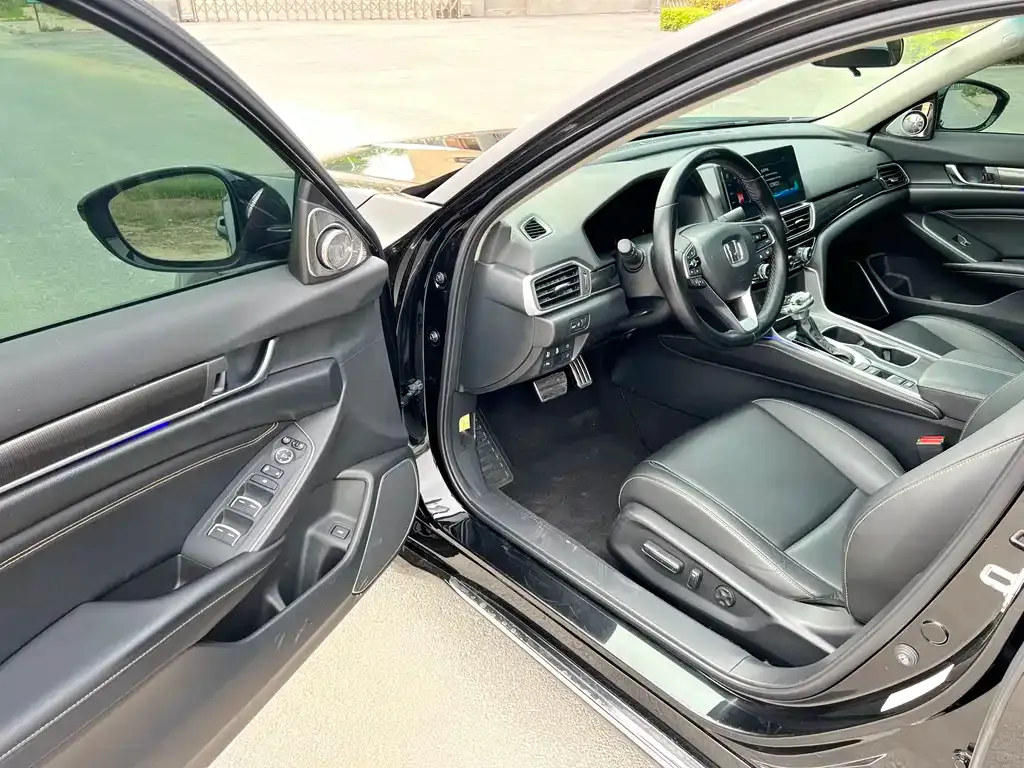 Honda Accord — фото 3