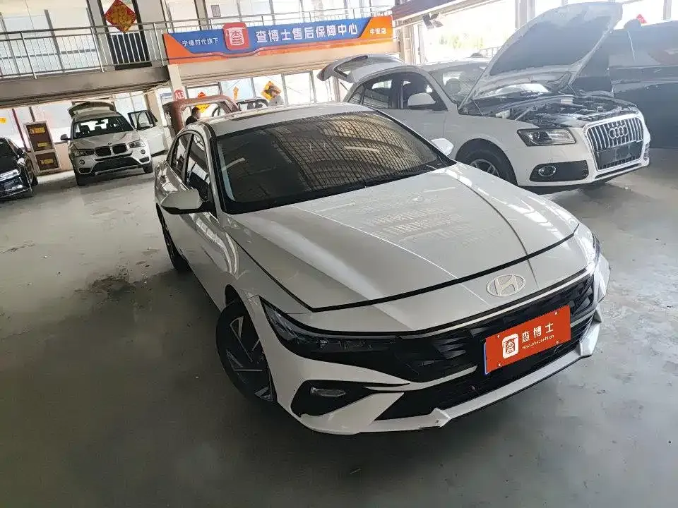 Hyundai Elantra — фото 2