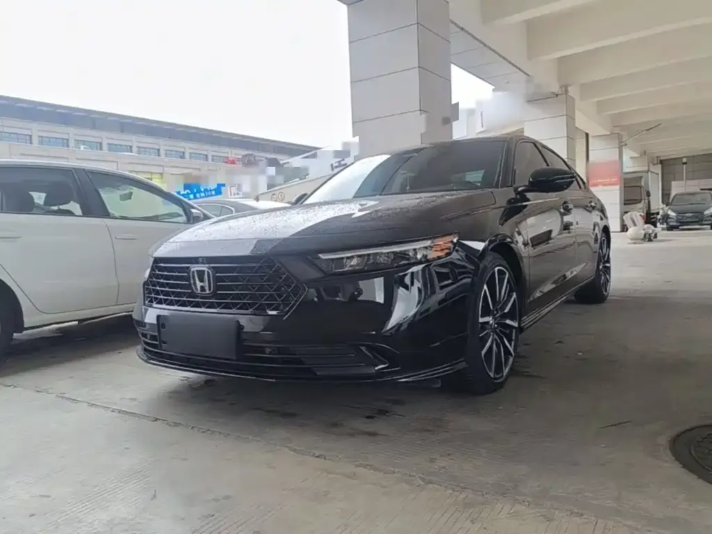 Honda Accord — фото 1