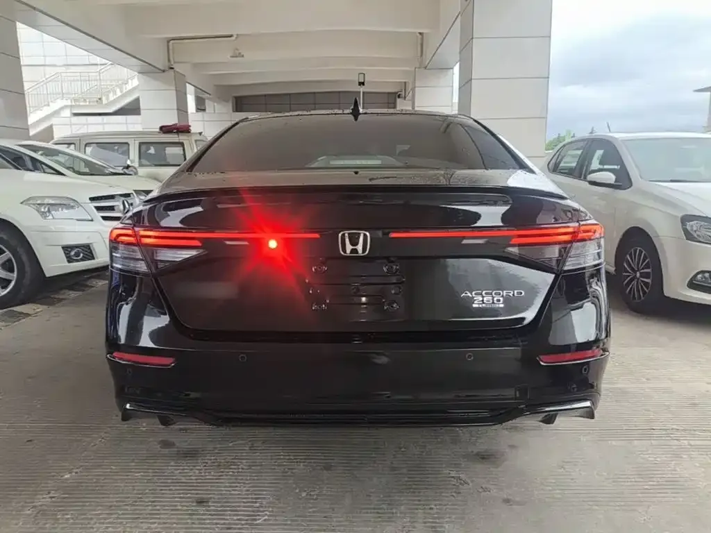 Honda Accord — фото 5