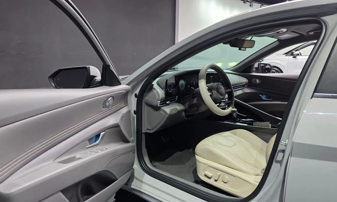 Hyundai AVANTE 2024 из KR, фото 8