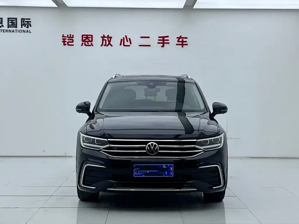 Volkswagen Tiguan L — фото 2