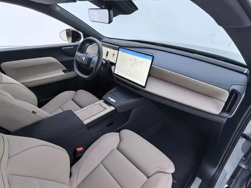 Volvo XC70 Plug-in Hybrid — фото 10