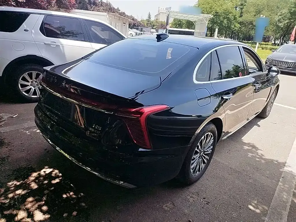 Hongqi H5 — фото 4