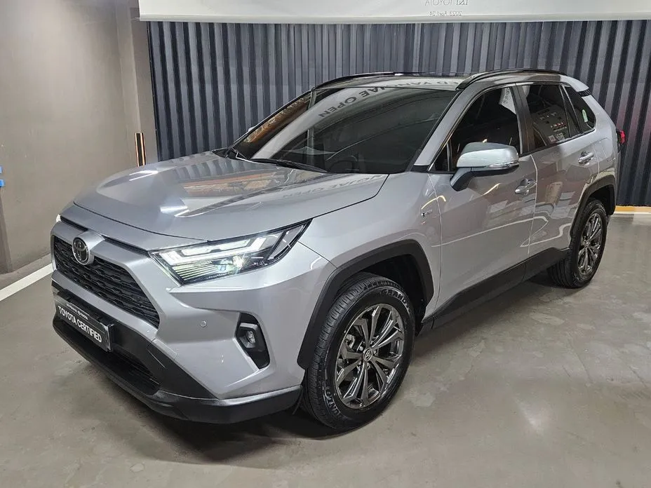 Toyota RAV4 — фото 1