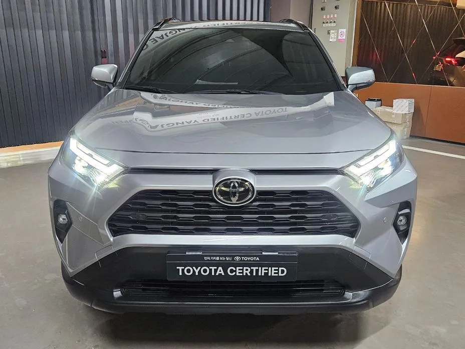 Toyota RAV4 — фото 2