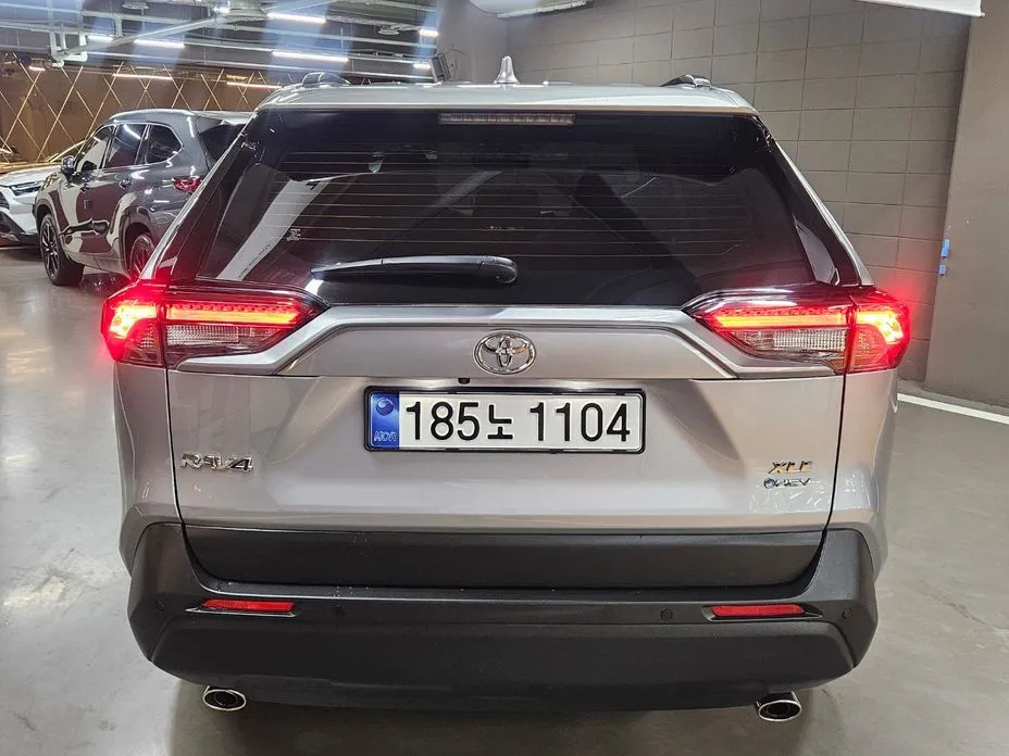 Toyota RAV4 — фото 8