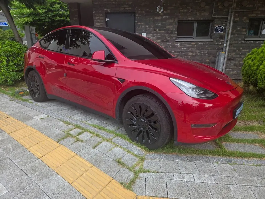 Tesla Model Y — фото 4