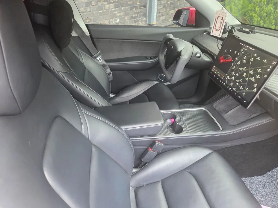 Tesla Model Y — фото 6