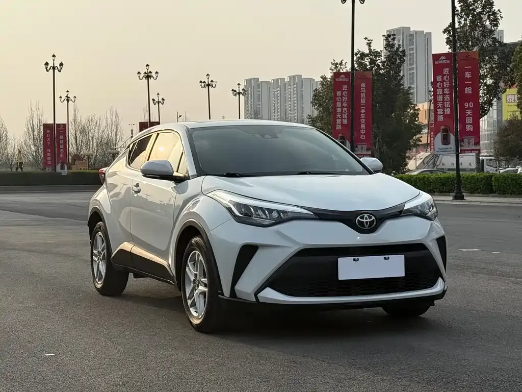 Toyota C-HR — фото 2