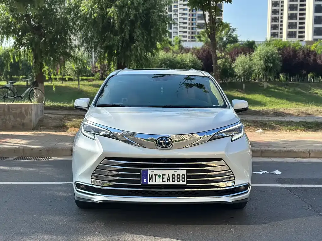Toyota Sienna 2023 из CN, фото 7