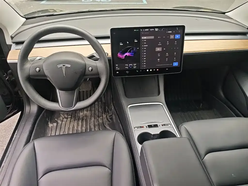 Tesla Model 3 — фото 9