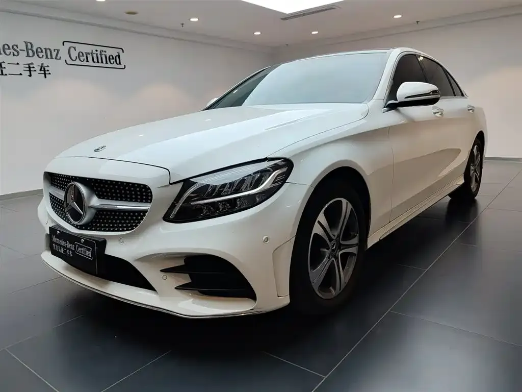 Mercedes-Benz C-Class — фото 1