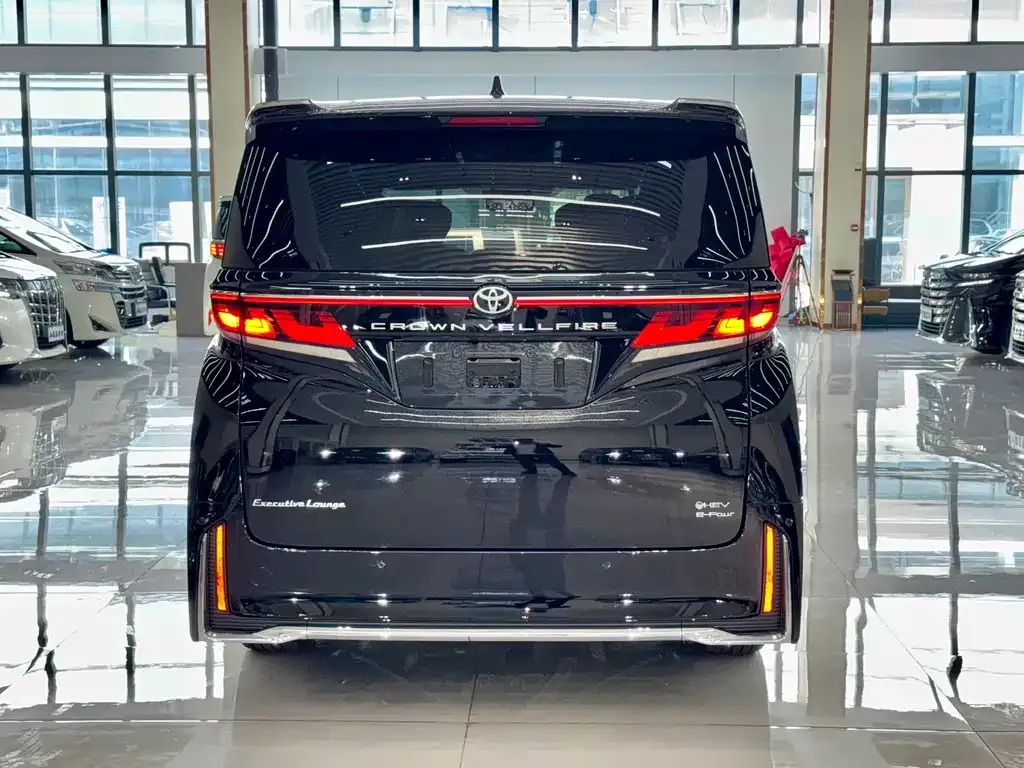 Toyota Vellfire — фото 8