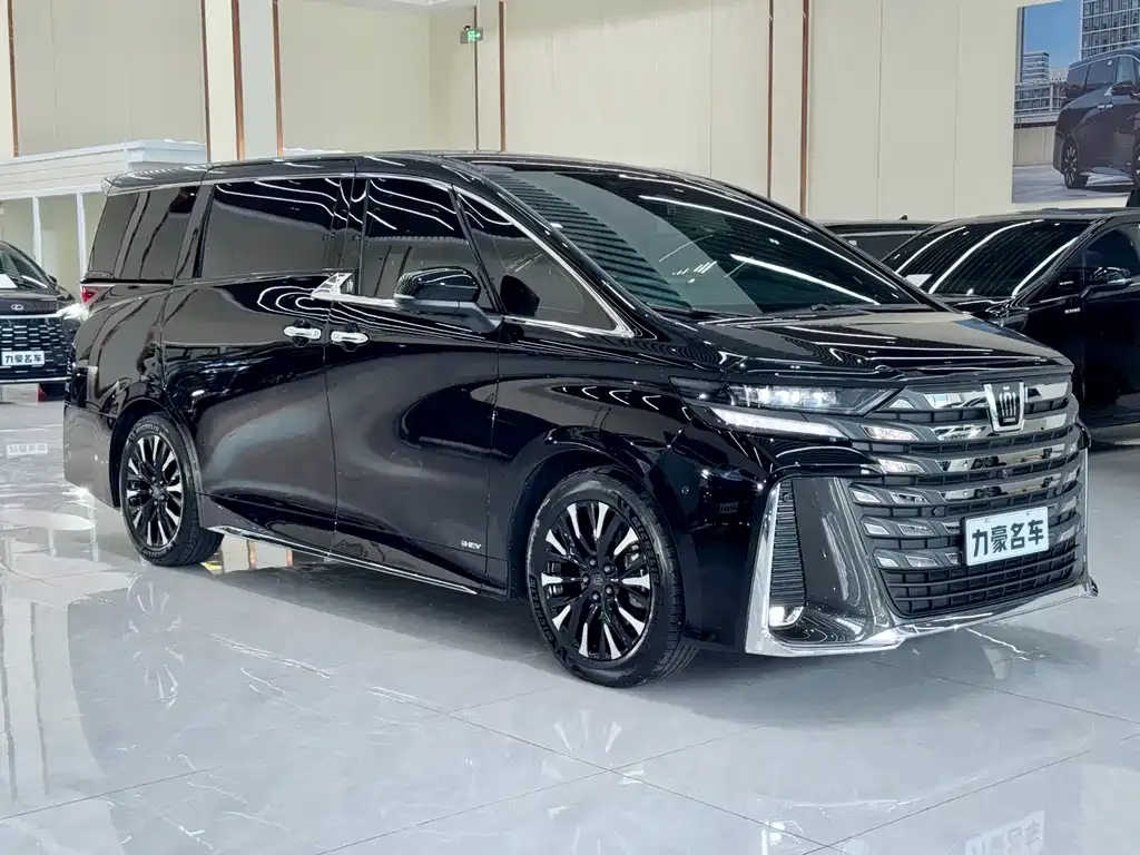 Toyota Vellfire — фото 10