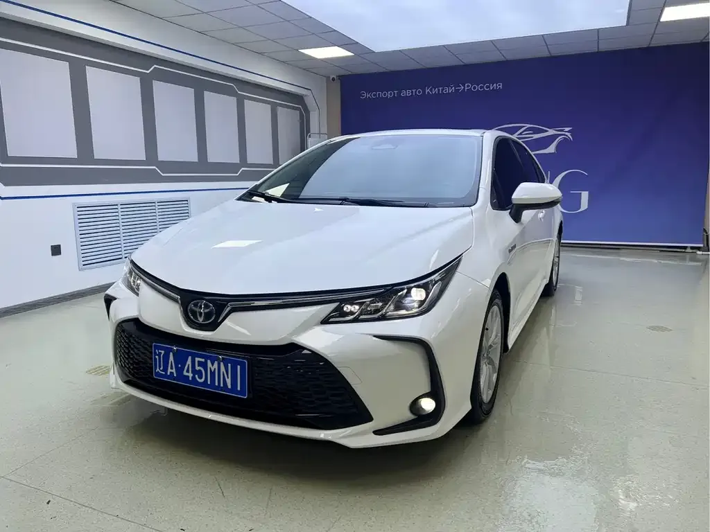 Toyota Corolla — фото 1