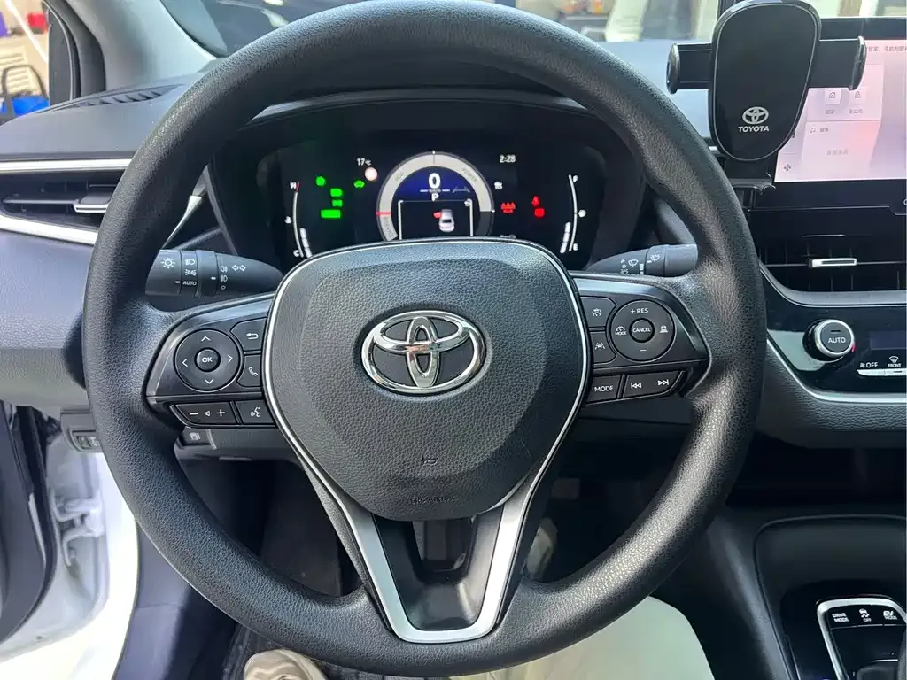 Toyota Corolla — фото 6