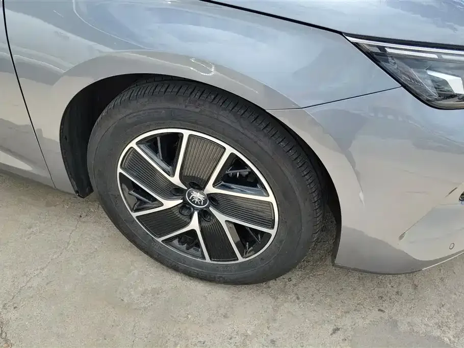 BYD Qin L — фото 8