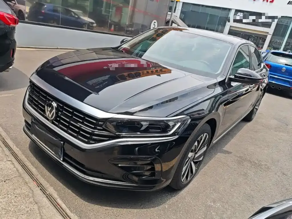 Volkswagen Passat — фото 1
