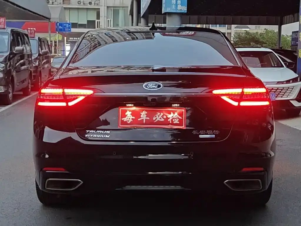 Ford Taurus 2022 из CN, фото 6