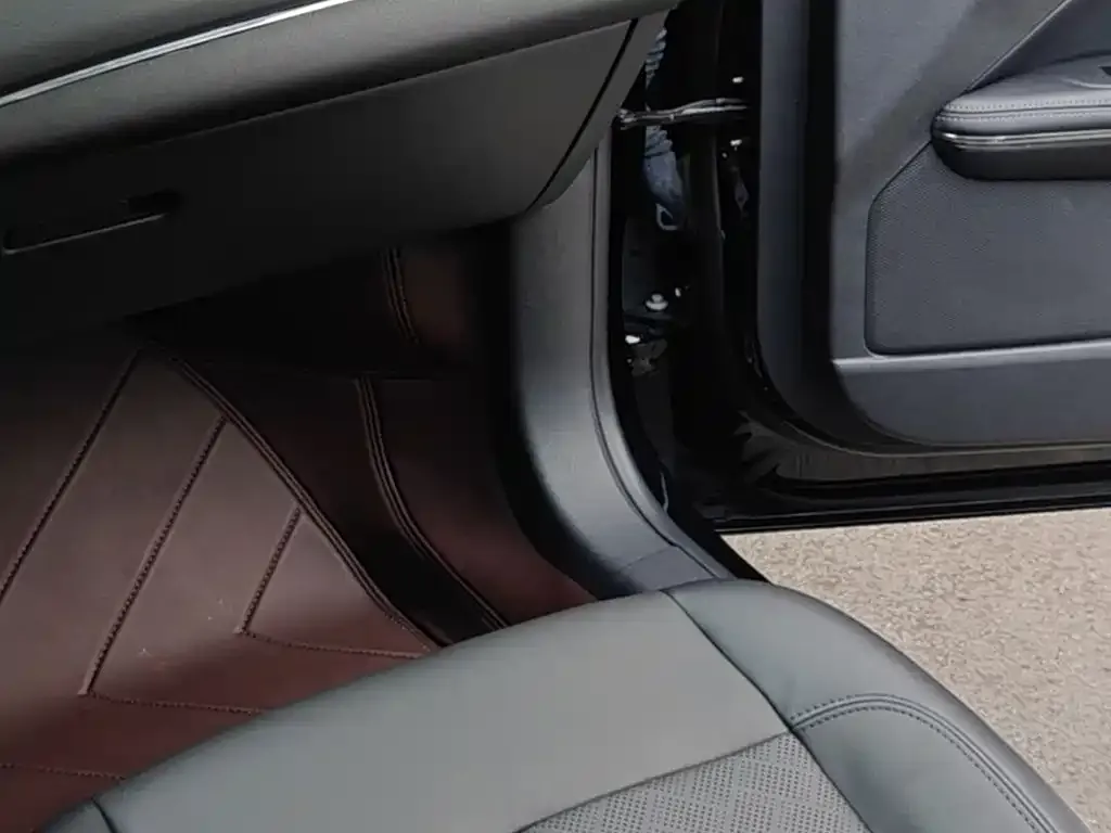 Ford Taurus 2022 из CN, фото 7