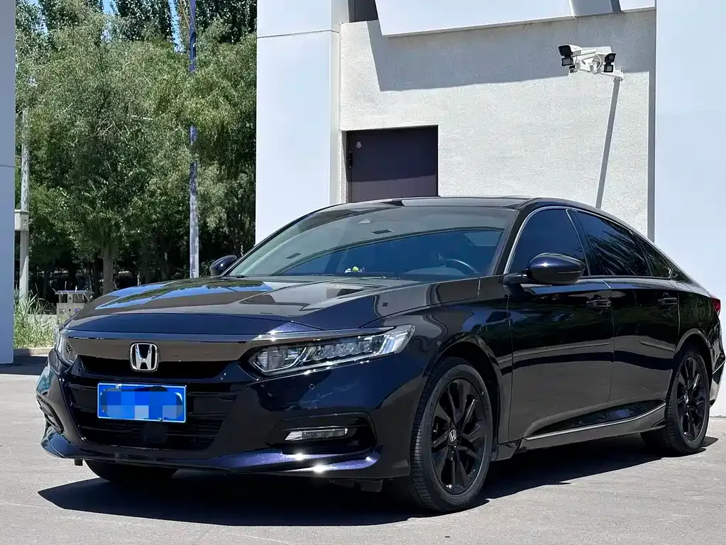 Honda Accord — фото 1