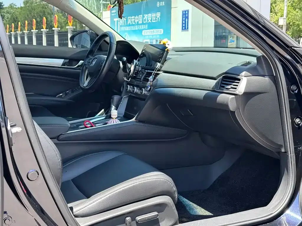 Honda Accord — фото 5