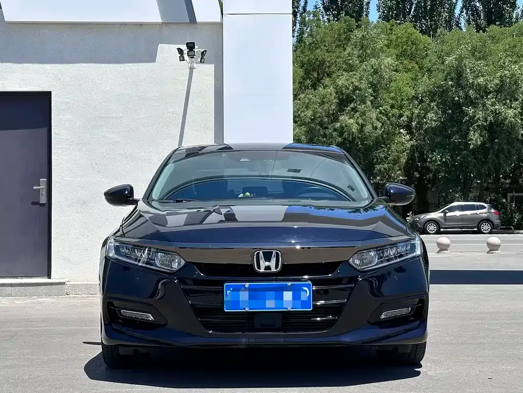Honda Accord — фото 9