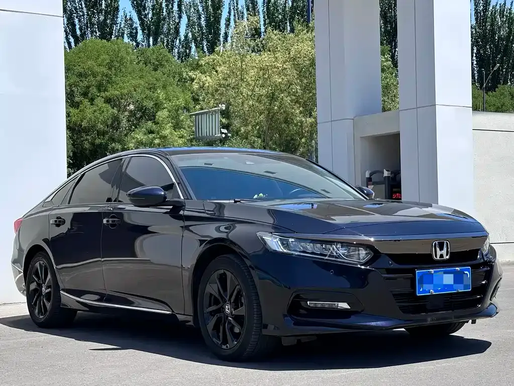 Honda Accord — фото 10