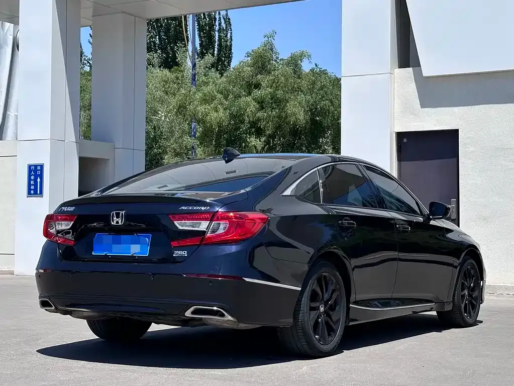 Honda Accord — фото 8
