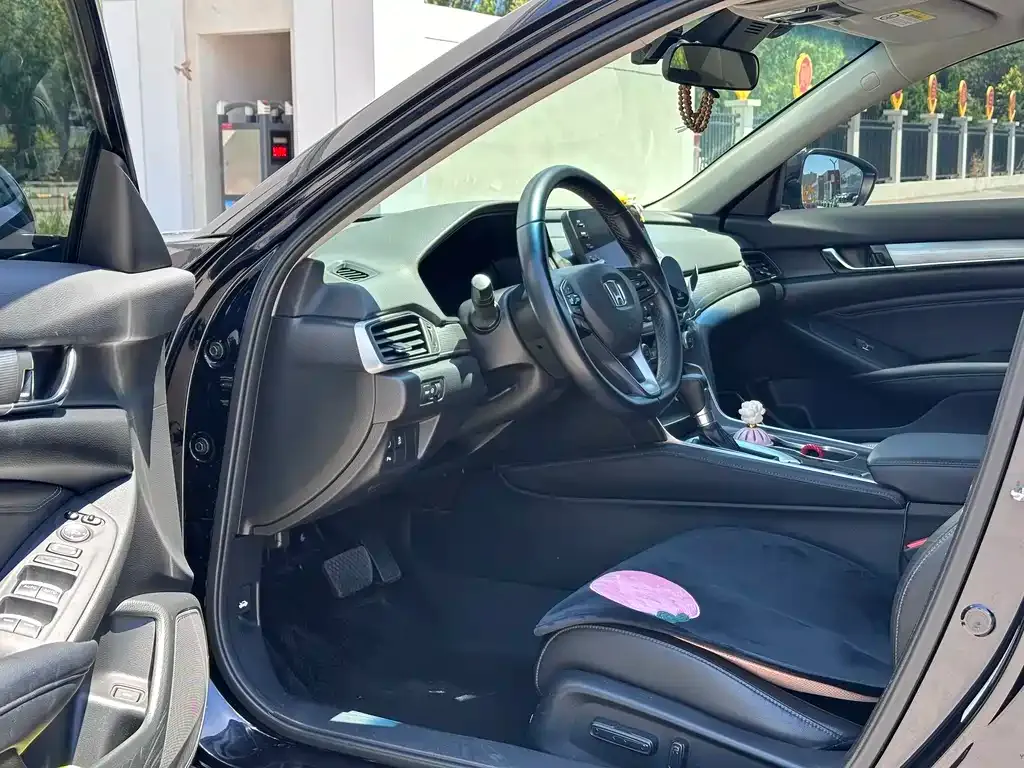 Honda Accord — фото 3